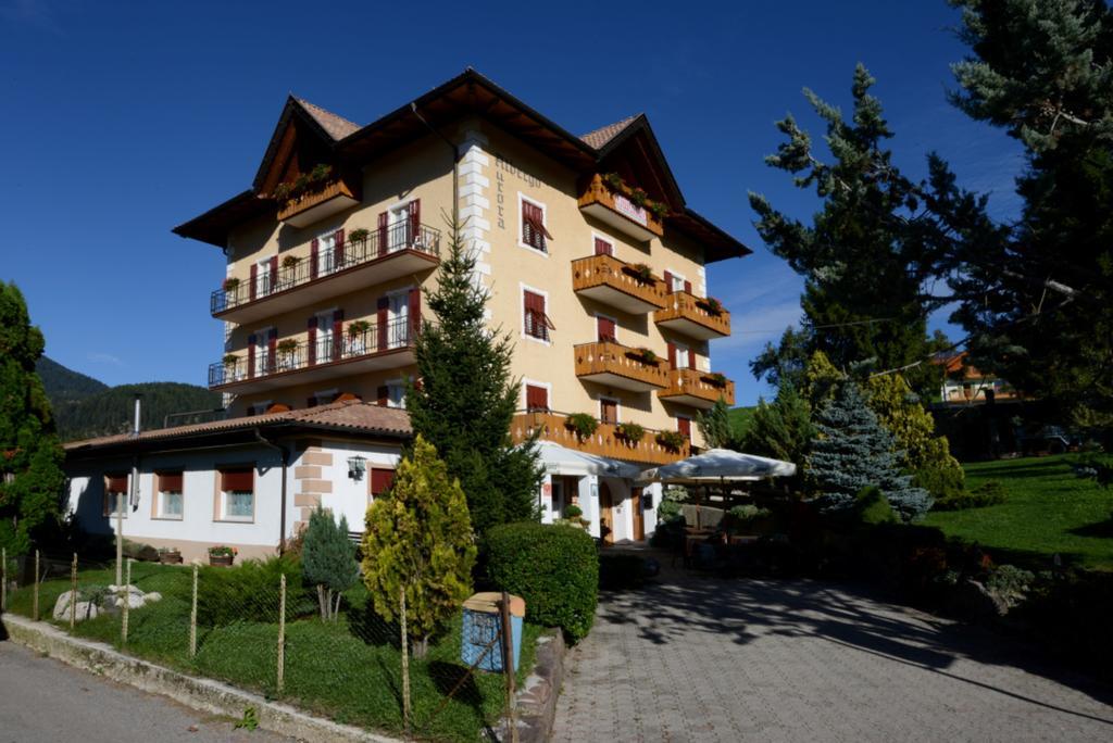 Albergo Garni' Aurora Tret Extérieur photo